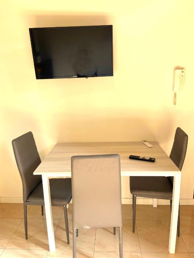 Apartment In Villa Milano Milão Exterior foto