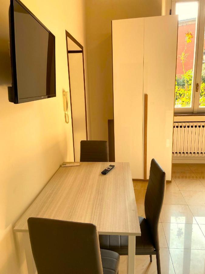 Apartment In Villa Milano Milão Exterior foto
